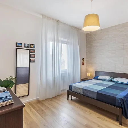 Queen East Apartment *